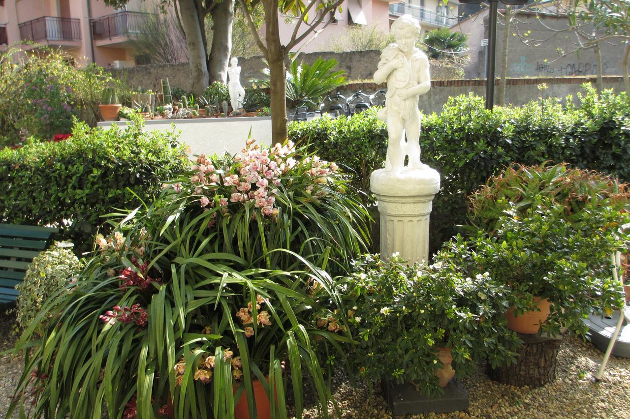 Villa Argentina โมเนเลีย ภายนอก รูปภาพ